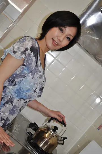 Mayumi Iihara – Asian MILF Strips Off Her Lingerie and Fingers Her Pussy