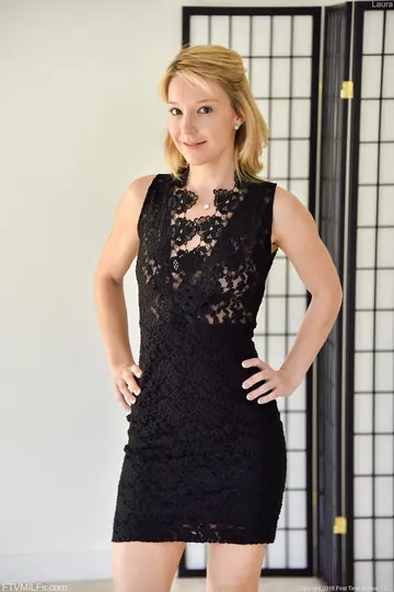 Laura Bentley – Slim Blonde MILF Strips Off Her Panties and Spreads