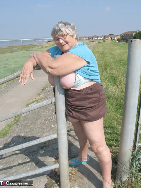 BBW Blonde Poses Nude on a Bike Path – photo 18 of 20