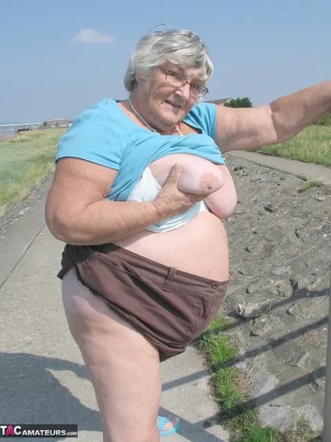 BBW Blonde Poses Nude on a Bike Path – photo 14 of 20