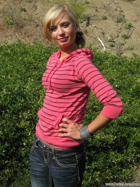 Blonde in Jeans and Panties Poses Outdoors – photo 2 of 16