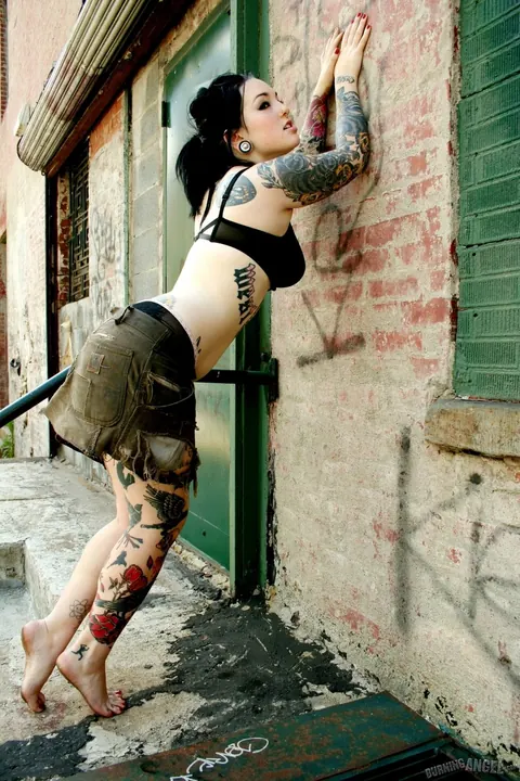 Adahlia: Tattooed Brunette Flaunts Her Big Natural Tits Outdoors – photo 5 of 16