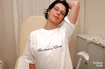 Short-Haired PAWG in Glasses Fingers Her Shaved Pussy