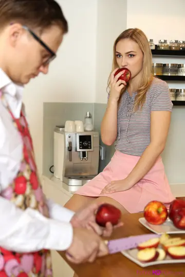 Jenny Wild – Blonde with Small Tits Sucks and Fucks Her Partner