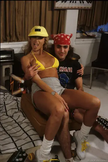 Cheri Taylor – Blonde in Shorts Sucks Two Men and Takes Anal