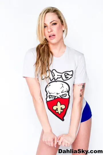 Dahlia Sky – Blonde PAWG Poses in a Top and Shorts Showing Her Big Ass