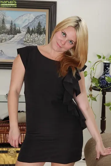 Lindsay Jackson – Thick Blonde MILF Strips Off Her Skirt and Lingerie to Show Her Big Tits