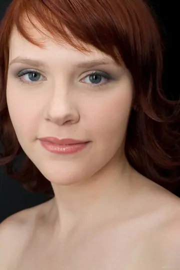 Short-Haired Redhead PAWG Spreads Her Ass