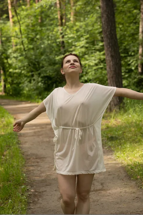 Lisa Musa: Skinny Russian Brunette Poses Nude in the Forest – photo 1 of 20