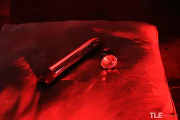 Valentina Love – Thick Blonde in Latex and Leather Bondage Uses Anal Dildo
