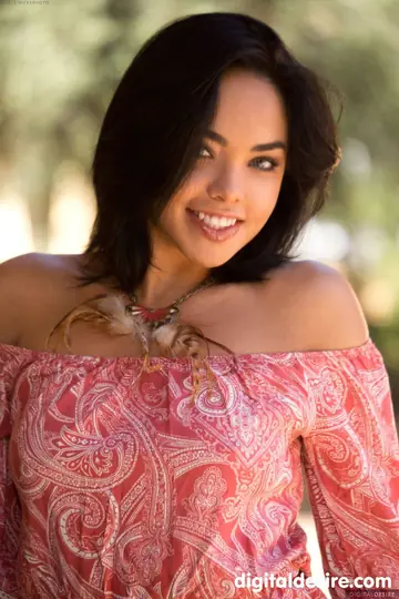 Selena Santana – Brunette Latina Strips Out of Her Dress and Spreads Her Pussy