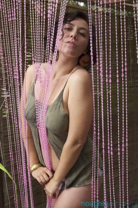 Nikki Silver: Thick Hairy MILF Reveals Armpits and Ass Outdoors – photo 4 of 20
