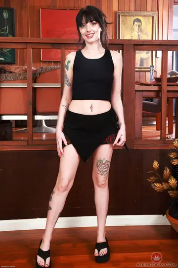 Kitty Cam – Tattooed Brunette PAWG Strips Nude and Shows Her Ass