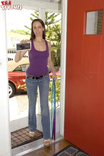 Brunette Amateur MILF Sucks Cock and Rides Cowgirl in Jeans