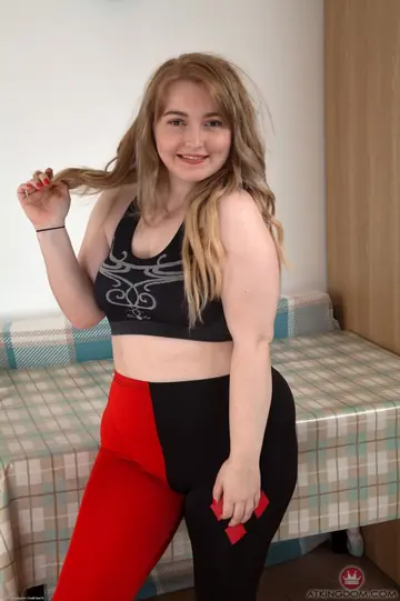 Pale BBW Undresses and Shows Her Hairy Pussy