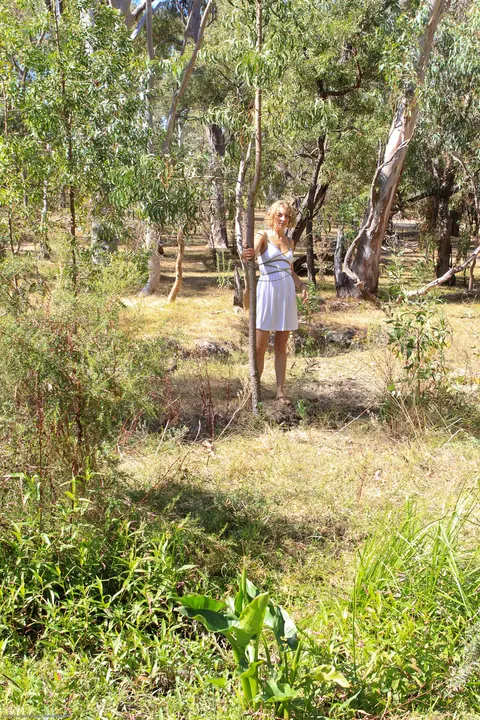 Kara Dashka: Blonde Slips Off Her Panties and Spreads Outdoors – photo 1 of 21