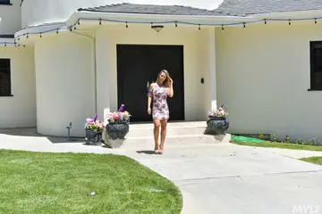 Nicole Aniston – Slim Blonde MILF Gives a Handjob Before Anal Cowgirl and Doggy Style