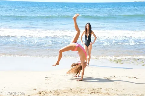 Marry Lynn: Slim Brunette with Natural Tits Spreads on the Beach – photo 8 of 20