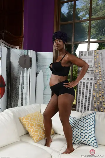 Curvy Ebony MILF Shows Her Pregnant Body and Hairy Pussy