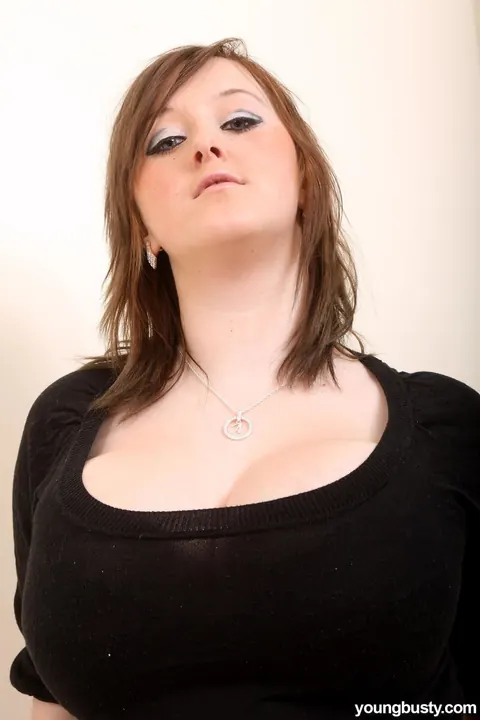 Malibu Candi: Blonde BBW Shows Off Her Big Tits – photo 1 of 21