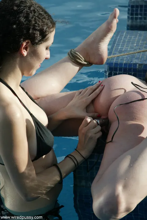 Dee Williams: Busty Blonde MILF Submits to Bondage at the Pool – photo 4 of 20