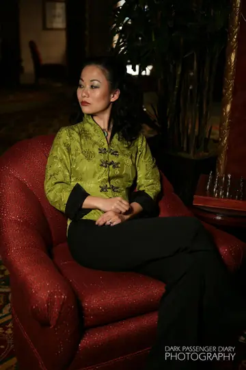 Niya Yu – Petite Asian MILF Rides Cowgirl, Kisses, and Spreads Her Pussy