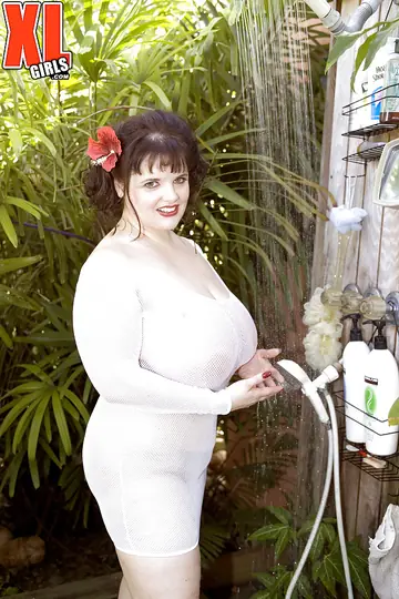Scarlett Webb – Mature BBW with Big Natural Tits Masturbates with a Dildo