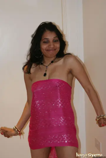 Kavya Sharma – Thick Indian MILF Shows Off Her Toes in an Off-the-Shoulder Dress