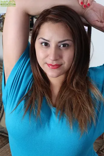 CeCe Giovanni – Thick Latina MILF in Panties Displays Her Big Natural Tits and Hairy Bush