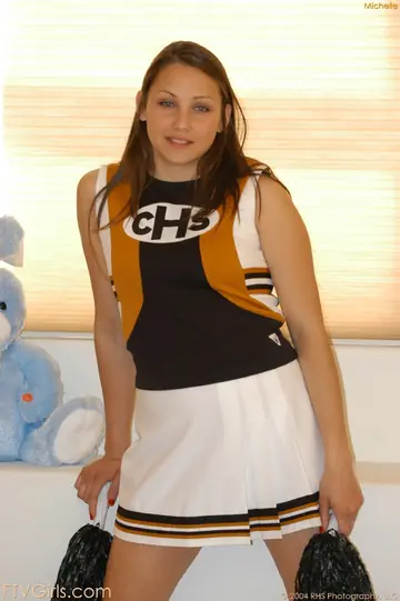 Celeste Star – Brunette with Small Natural Tits Toys Her Pussy and Spreads