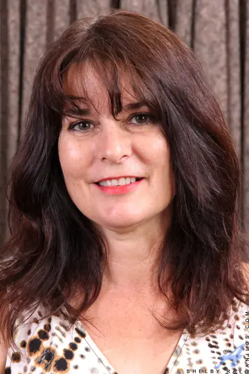 Sherry Lee – Hairy Brunette MILF Undresses and Uses a Dildo