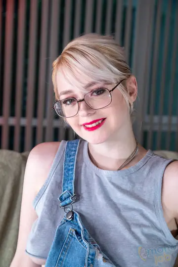 Annie Archer – Blonde in Glasses and Knee Socks Masturbates Before Cowgirl Sex