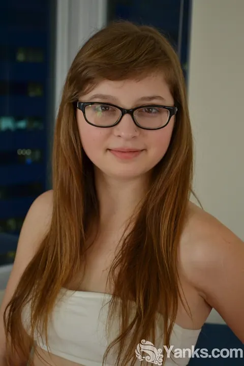 Lilah Demaray: Brunette PAWG in Lingerie and Glasses Masturbates – photo 1 of 16