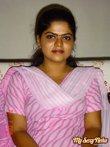 Indian Woman Frees Her Big Natural Tits from a Black Bra