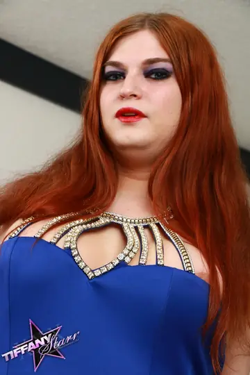 Curvy Trans Woman Poses in Lingerie and Bares Her Big Ass