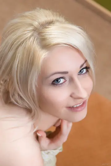 Blonde Beauty Spreads Her Hairy Pussy