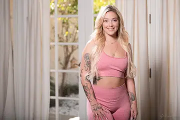 Violet Myers – Busty Latina Lesbians in Yoga Pants Have Gym Threesome