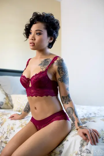 Honey Gold – Short-Haired Asian Brunette Sucks and Fucks a Black Man