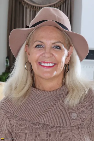 Judy Belkins – Mature Blonde Woman Peels Off Her Pantyhose and Skirt
