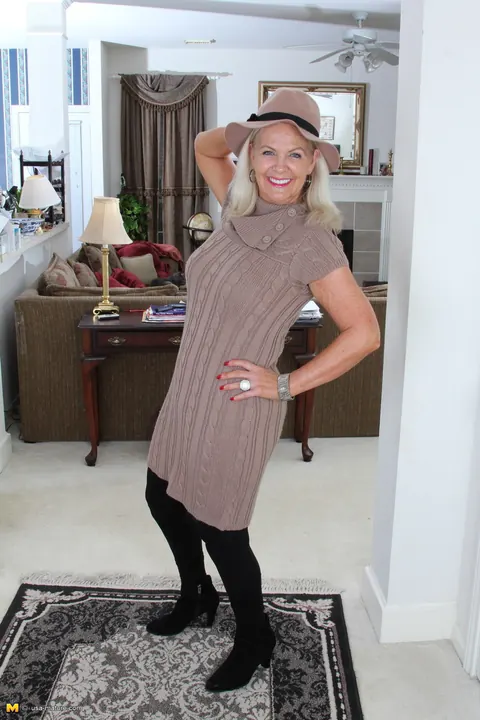 Judy Belkins: Mature Blonde Woman Peels Off Her Pantyhose and Skirt – photo 3 of 16