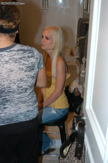 Brandi Edwards – Skinny Blonde MILF in Jeans Gets Ready for a Threesome