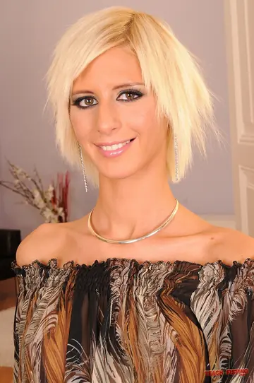 White Angel – Short-Haired Blonde Gets Fisted and Eaten Out in Lesbian Session