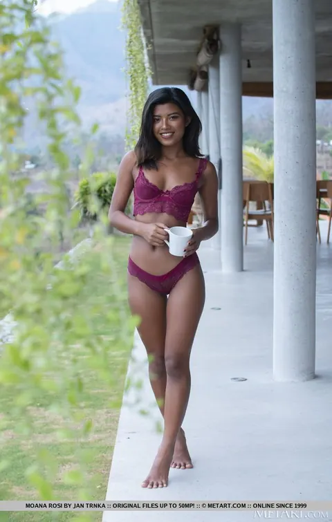 Tita Sahara: Asian Woman Strips Off Her Lingerie and Spreads Outdoors – photo 5 of 18