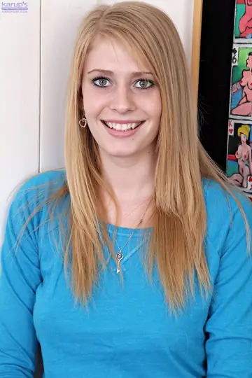 Mallory Fox – Tall Blonde Reveals Her Natural Tits and Tattoo