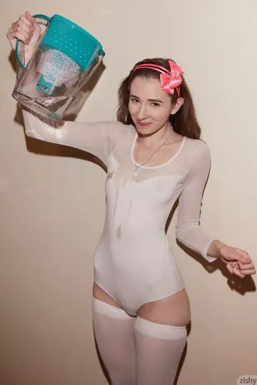 Yvette Nolot – Thick Brunette Shows Lingerie and Hairy Pussy