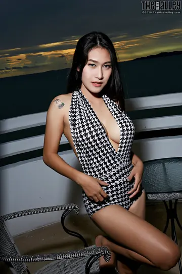 Linlin – Asian Blonde with Big Tits Bares All on a Seaside Balcony