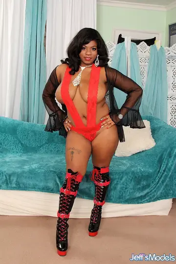 Ms Mirage – Ebony BBW with Big Tits Gets Fucked and Takes a Facial