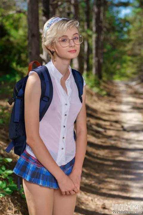 Short-Haired Blonde in Glasses Strips Nude in the Forest – photo 13 of 20