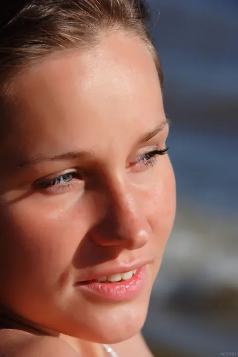 Irina O: Slim Blonde Spreads Her Pussy on the Beach – photo 21 of 21