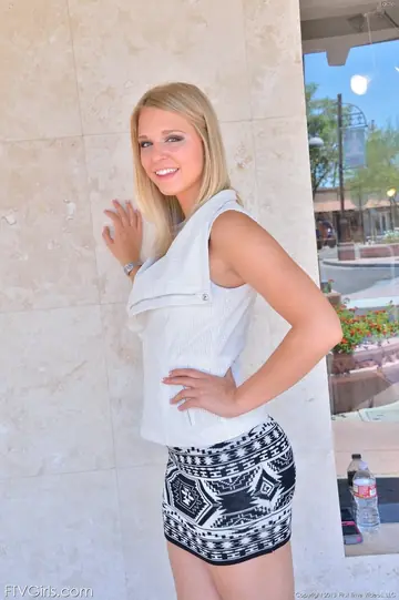 Lacy Johnson – Tall Blonde Flashes Her Big Tits in Heels Before Stair Masturbation